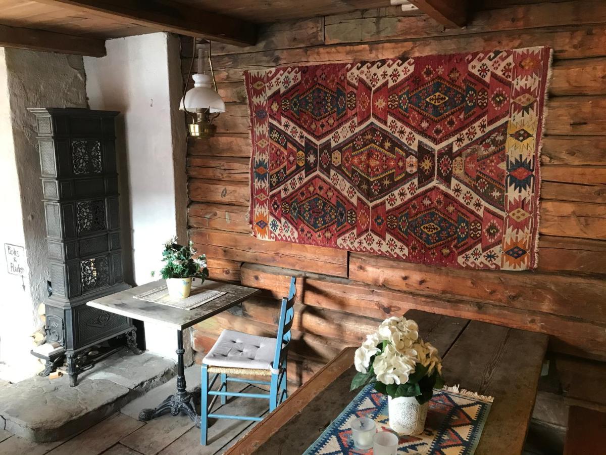 Froyas Hus Ророс