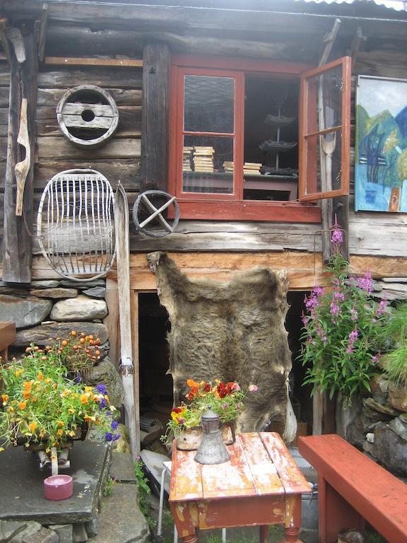 Froyas Hus Gasthof *